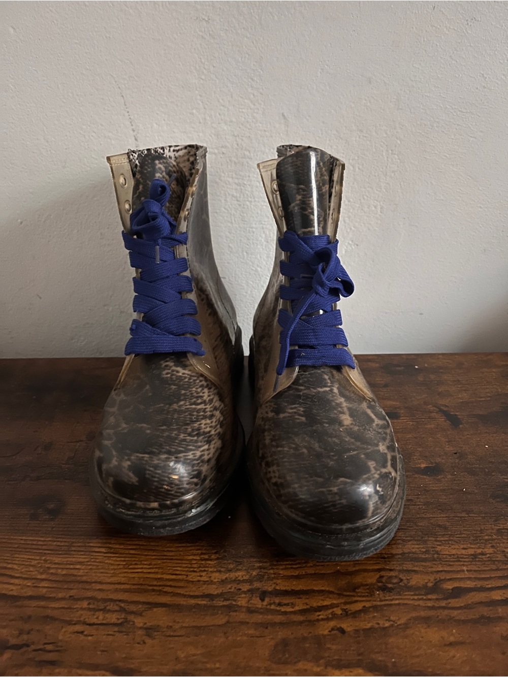 Chemistry Women's Brown Patterned Winter Boots with Blue Laces